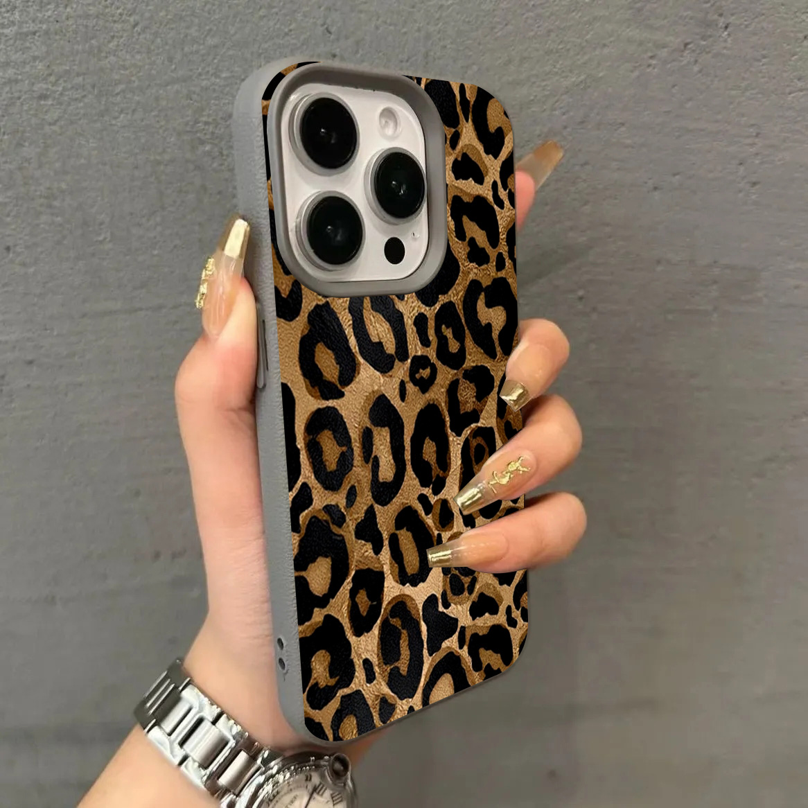 INS Brown Leopard Print Phone  - đánh giá và giá Apple Iphone 15 Pro Max